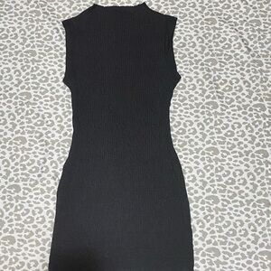 Elegant Grey Sleeveless Lightweight Knit Dress